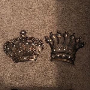 His and Her crown decor. I had this above our bed